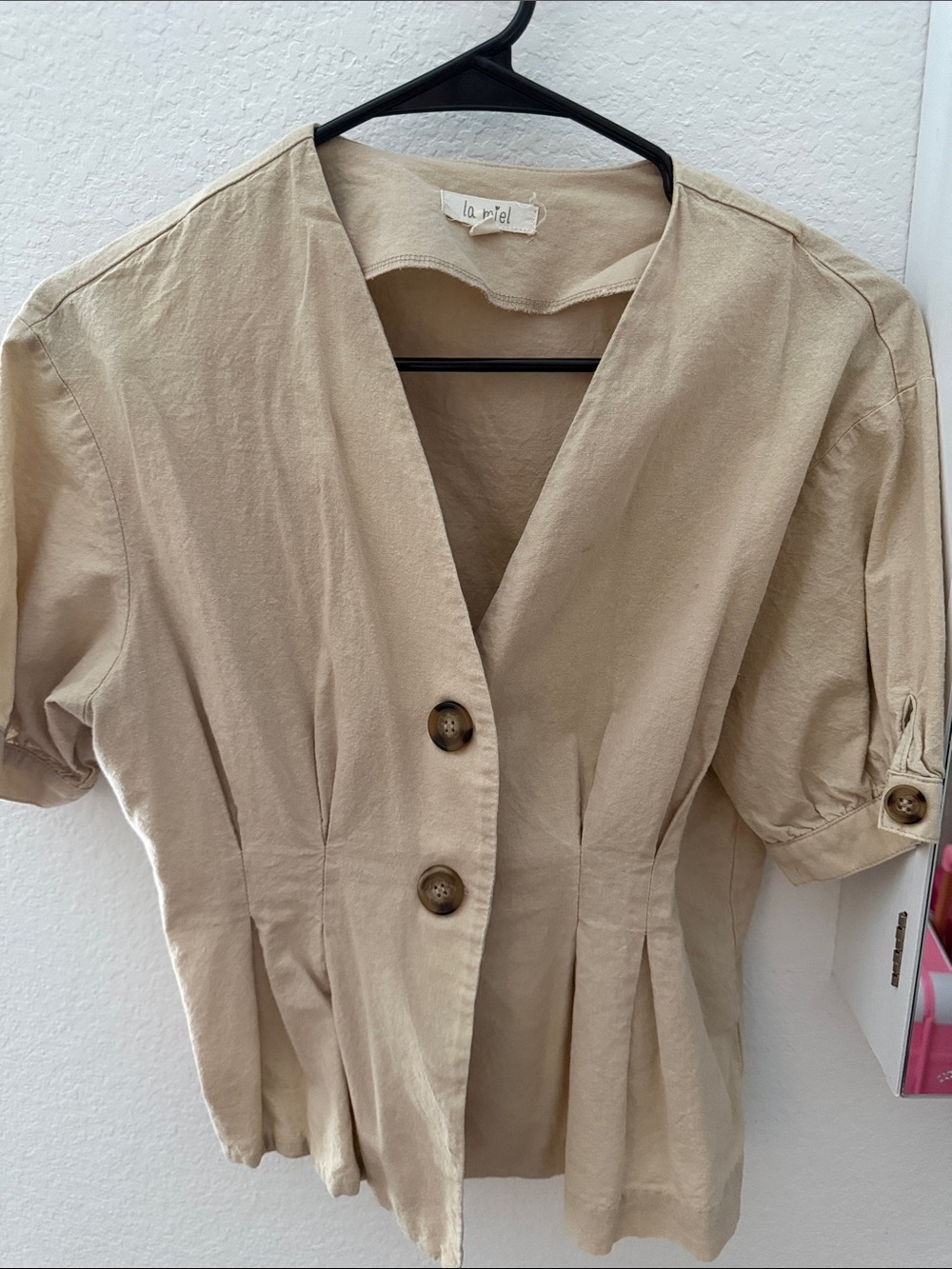 LA MIEL Beige Button-Front Pleated Short Sleeve Top